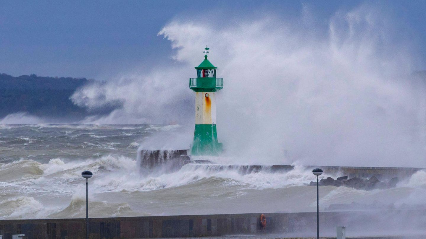 Extremwetter in Bildern: Millionenschäden nach Sturmflut erwartet | STERN.de