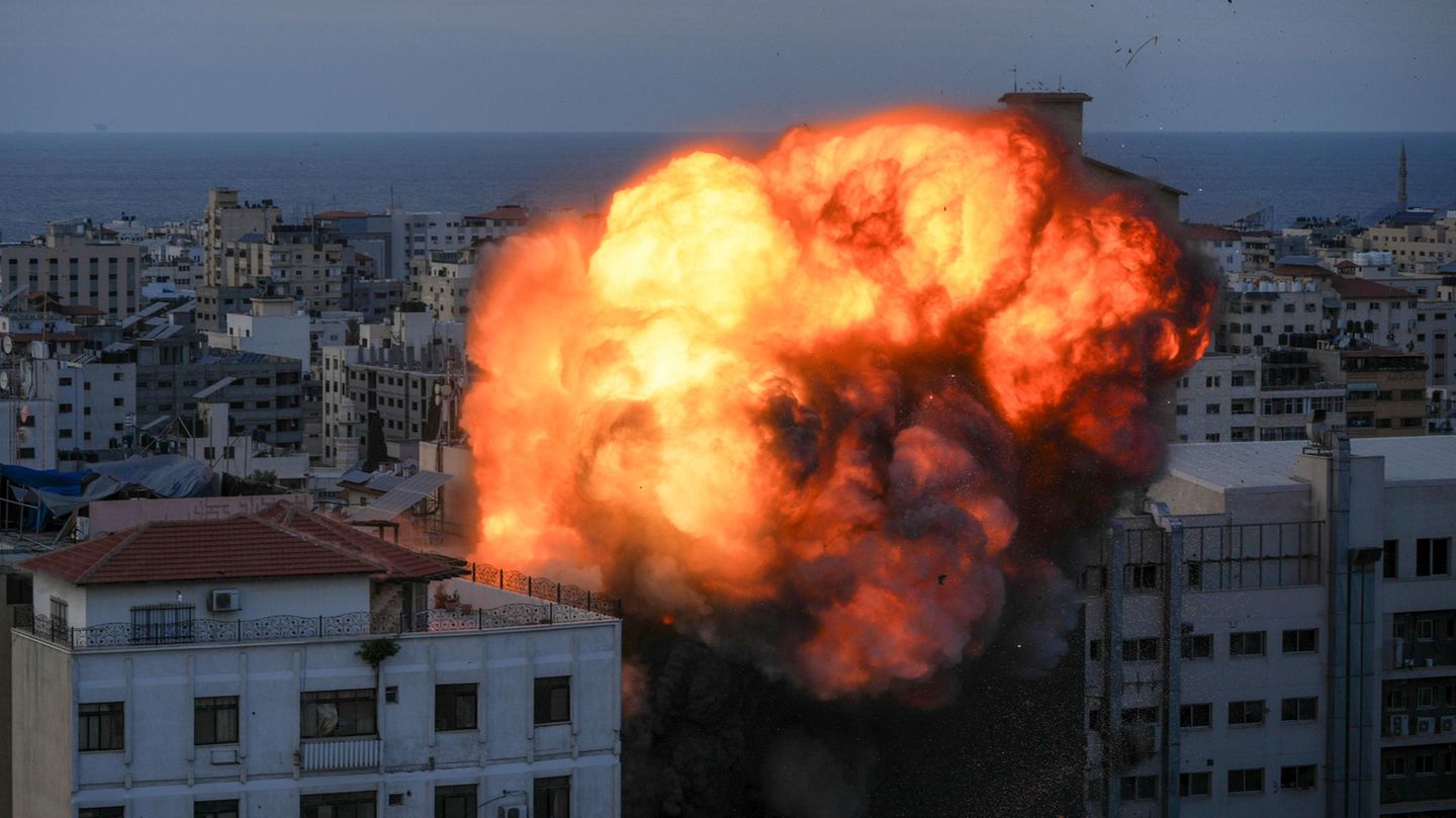 Krieg in Nahost: Israelische Luftwaffe Bombardiert Hamas-Stellungen – Hilfsgüter für Gaza stecken in Ägypten fest