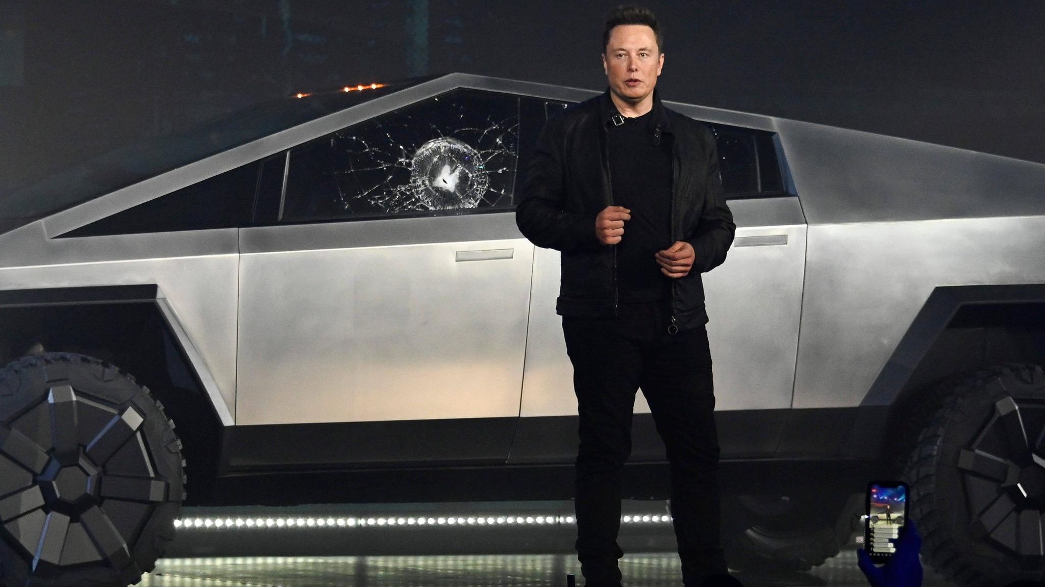 Tesla Cybertruck mit Einschusslöchern: Elon Musk verrät, was