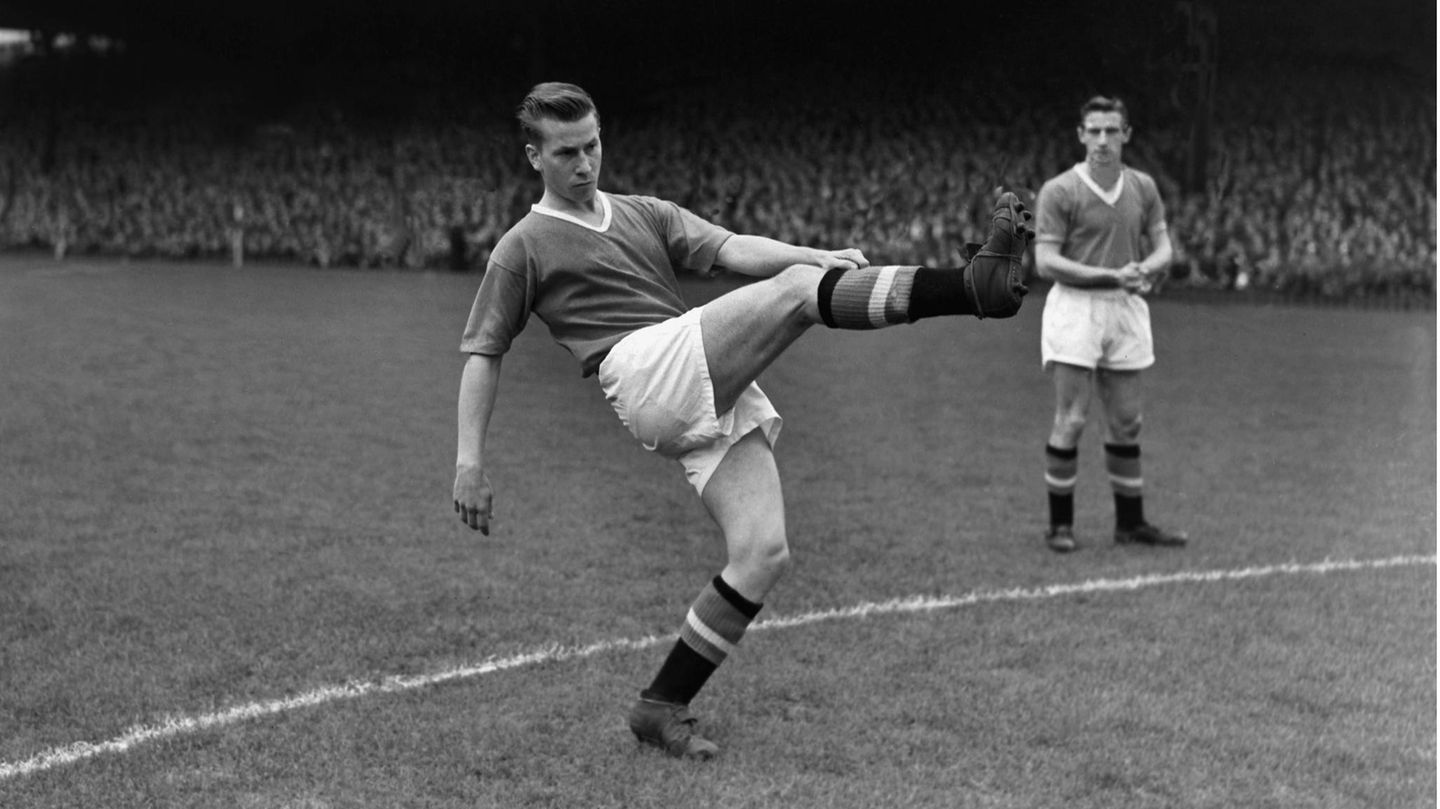 1956: Bobby Charlton