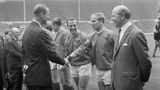 1962 traf Bobby Charlton Prince Philip