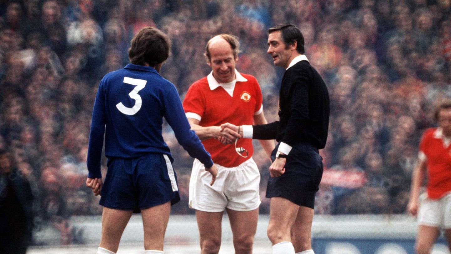 1973: Bobby Charlton auf dem Fußbalplatz