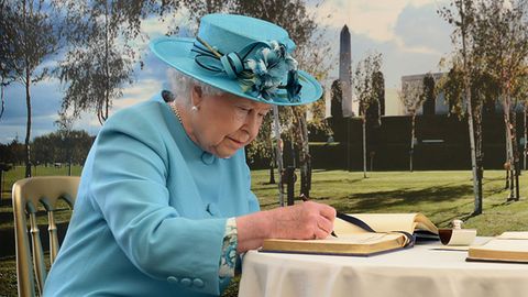 Queen Elizabeth II. schreibt
