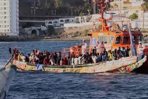Video: Mehr als 1000 Migranten erreichen Kanaren an einem Tag