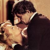 Ihren Schmerz betäubte Deneuve mit Arbeit. Von 1969 an spielte sie in zahlreichen weiteren Filmhits mit, darunter in Truffauts "Das Geheimnis der falschen Braut" an der Seite von Jean-Paul Belmondo sowie in "Die letzte Metro". Filmregisseur Benoît Jacquot sagte einst: "Von allen Schauspielerinnen, mit denen ich gearbeitet habe, egal ob Anfängerinnen oder Stars, ist sie vermutlich die durchlässigste. Das hat nichts mit Fügsamkeit zu tun, sie ist einfach die anpassungsfähigste, die plastischste, die durchlässigste in Bezug auf das, was im Film gerade gemacht wird." Hier sieht man sie 1970 in "Die letzte Metro" zusammen mit dem deutschen Filmschauspieler Heinz Bennent.