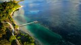 Neun Koralleninseln, die zwischen Australien und Hawaii mitten im Pazifischen Ozean liegen – das klingt nach dem Paradies schlechthin. Und einsam ist es außerdem, denn Tuvalu ist der am wenigsten touristisch besuchte Ort der Welt. Lediglich 3700 Besucher reisen pro Jahr zu der abgelegenen Inselgruppe