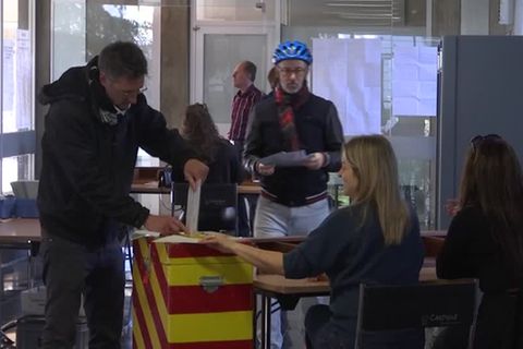 Video: Zuwanderungsängste lassen Schweiz nach rechts rücken