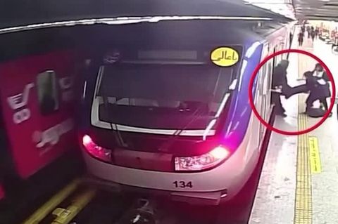 Iran: Vorfall in U-Bahn: 16-Jährige nach Konflikt mit Sittenpolizei "hirntot"