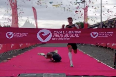 Mika Noodt: Drama pur! Deutscher Triathlet liegt in Führung – und stürzt kurz vor dem Ziel