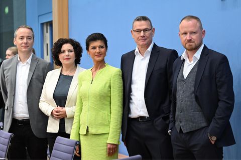 Diese Ex-Abgeordneten werden ein Problem für "Die Linke": Lukas Schön, Amira Mohamed Ali, Sahra Wagenknecht, Ralph Suikat und Christian Leye (v.l.n.r.)