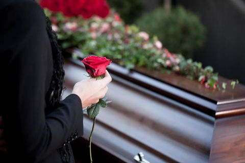 Totgeglaubter Sohn meldet sich während Beerdigung