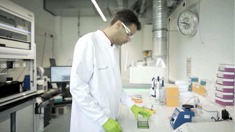 mRNA-Technologie: Neuer Krebs-Impfstoff von BioNTech soll Tumorwachstum stoppen