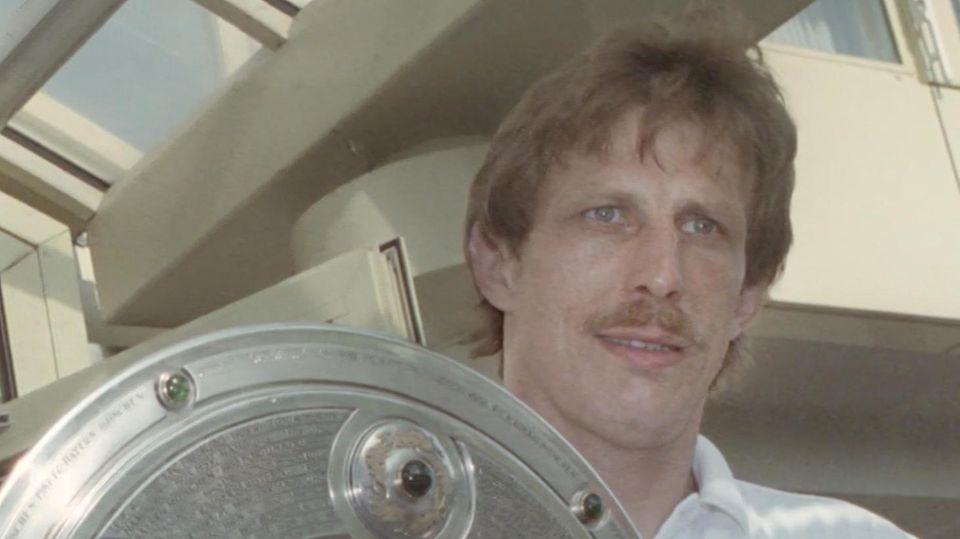 Höhen und Tiefen im Video: Macher, Meister, Motivator  – Fußball-Legende Christoph Daum wird 70
