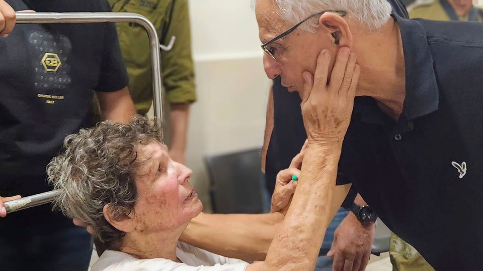 Yocheved Lifshitz wurde aus der Gefangenschaft der Hamas freigelassenen