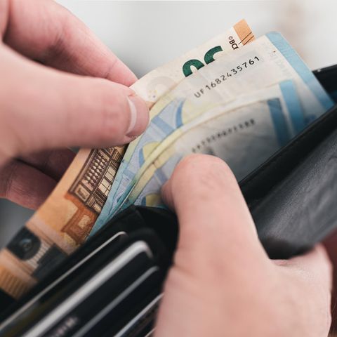 Viele müssen derzeit ihr Geld zusammenhalten