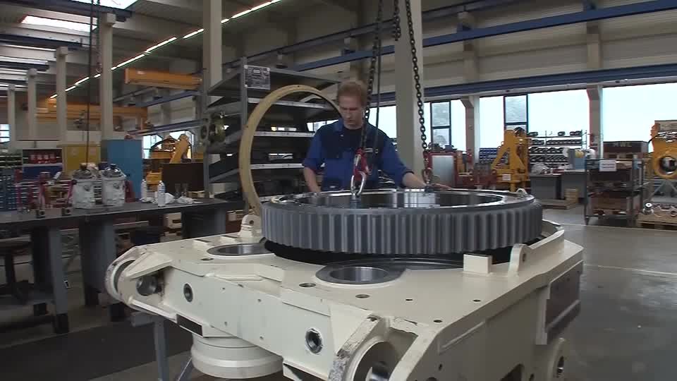 Video: Habeck will mit neuer Industriestrategie Standort stärken Video: Habeck will mit neuer Industriestrategie Standort stärken