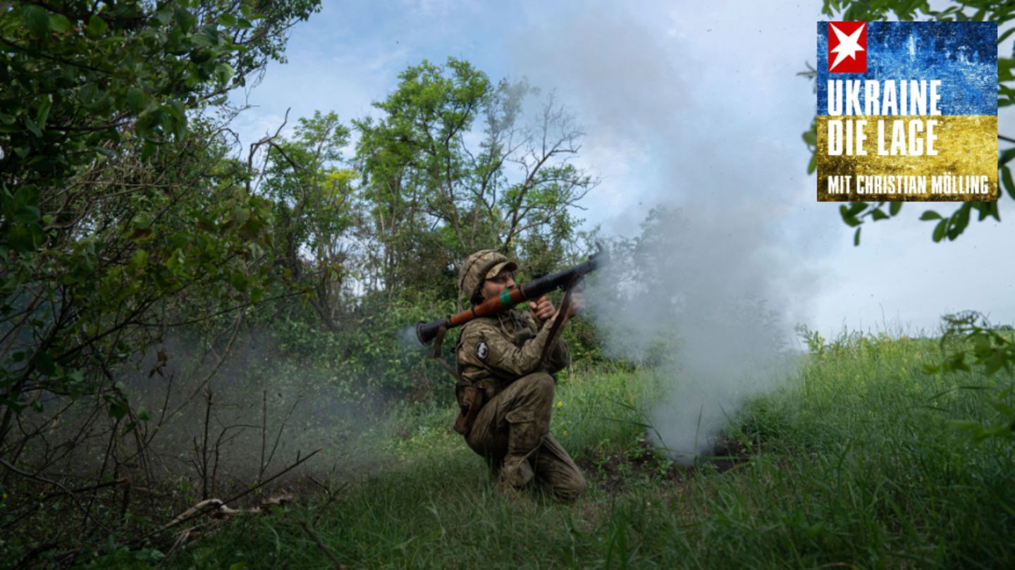 Ukrainischer Soldat in der Nähe der Stadt Awdijiwka