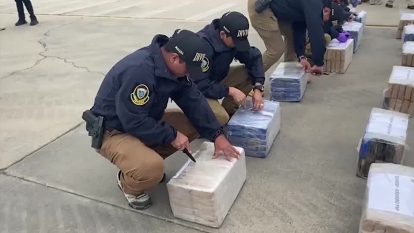 Video: Peruanische Polizei: Drei Tonnen Kokain beschlagnahmt