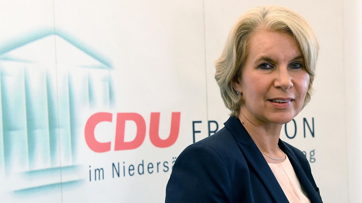 Elke Twesten. Elke Twesten.