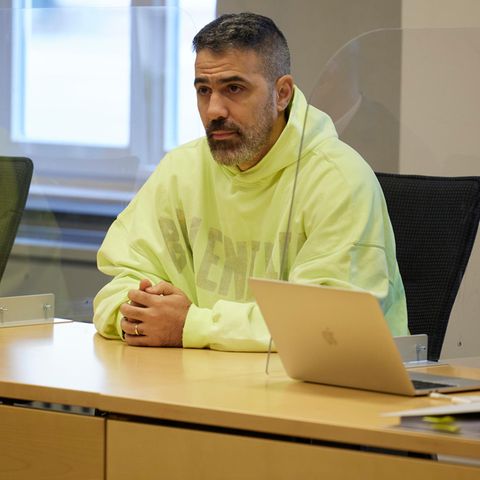 Rapper Bushido sitzt im Oberlandesgericht bei der Fortsetzung eines Zivilprozesses