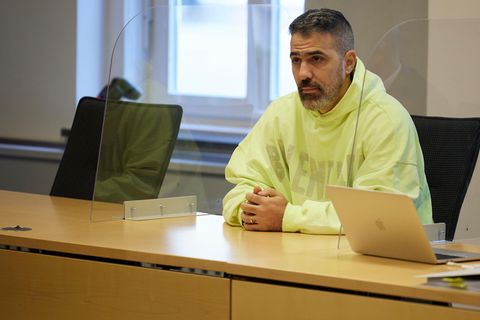 Rapper Bushido sitzt im Oberlandesgericht bei der Fortsetzung eines Zivilprozesses