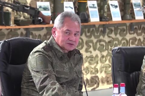 Russlands Verteidigungsminister: Schoigu besucht Kriegsfront in der Ukraine – und lobt russische Soldaten