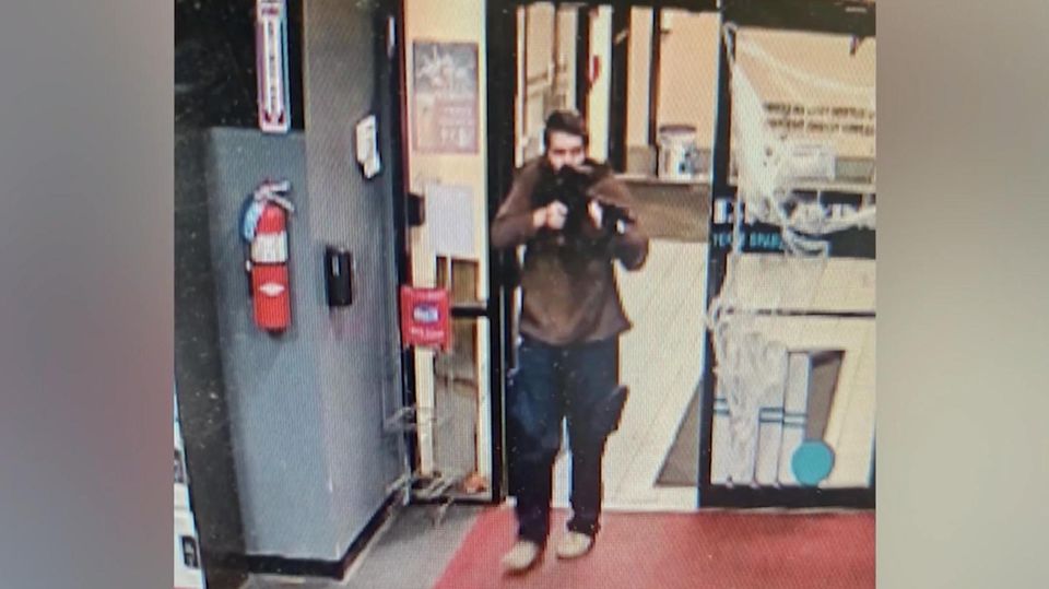USA: Nach Schussattacken in Maine: Täter identifiziert, aber weiter auf der Flucht