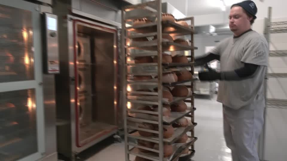 Video: Ukrainische Bäckerei: Sorge vor zweitem Kriegswinter Video: Ukrainische Bäckerei: Sorge vor zweitem Kriegswinter