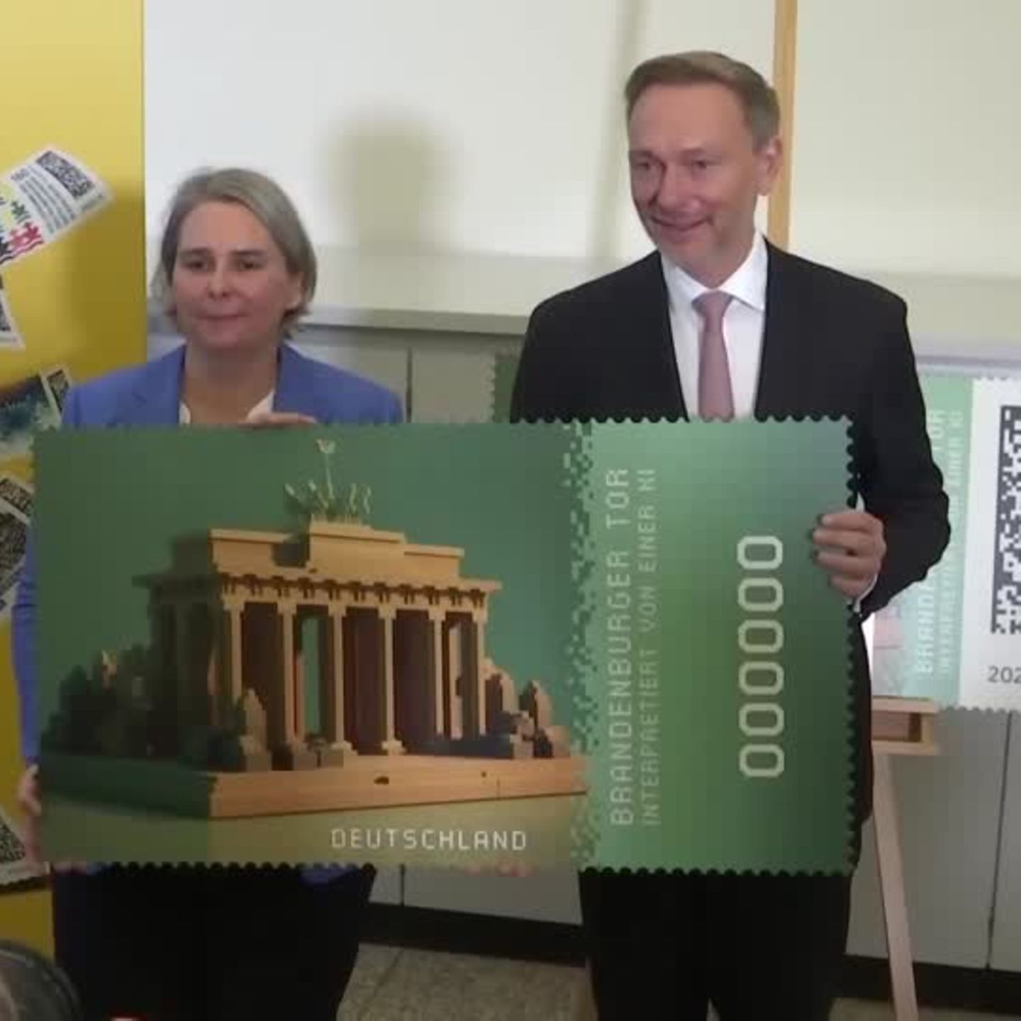 Video: Deutsche Post stellt erste Krypto-Briefmarke vor