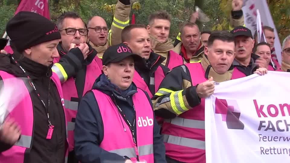 Video: Länder-Beschäftigte fordern Lohnplus von 10,5 Prozent Video: Länder-Beschäftigte fordern Lohnplus von 10,5 Prozent