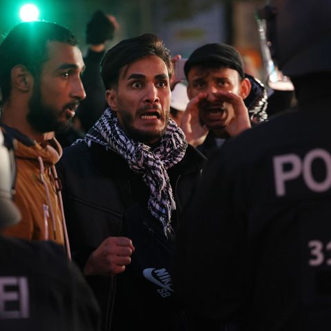 Nahost-Konflikt auf den Straßen der Hauptstadt: pro-palästinensische Demonstration am 18. Oktober in Berlin-Neukölln