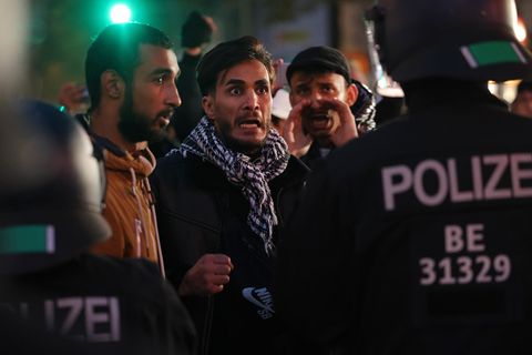 Nahost-Konflikt auf den Straßen der Hauptstadt: pro-palästinensische Demonstration am 18. Oktober in Berlin-Neukölln