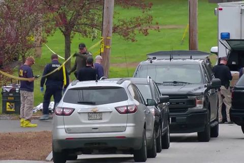 Video: Mutmaßlicher Amokschütze in Maine weiter auf der Flucht