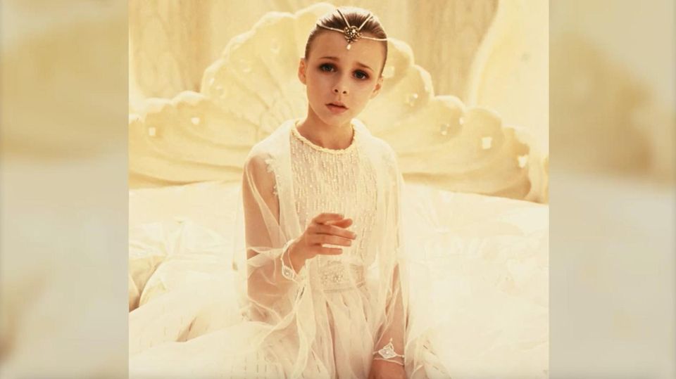 "Die unendliche Geschichte": Das engelsgleiche Mädchen mit der zarten Stimme: Erkennen Sie diesen 80er-Kinderstar? "Die unendliche Geschichte": Das engelsgleiche Mädchen mit der zarten Stimme: Erkennen Sie diesen 80er-Kinderstar?