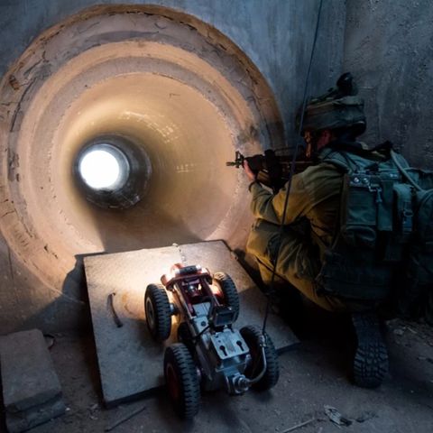 Soldaten der IDF über für den Tunnelkampf