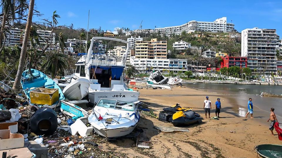 Ein Blick auf die Schäden am Strand von  Acapulco nach Hurrikan Otis