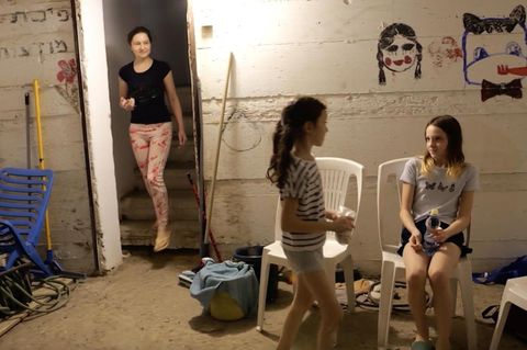 Nahost-Konflikt: Zwischen Kinderzimmer und Bunker: So beherrschen Angst und Unsicherheit den neuen Alltag junger Israelis