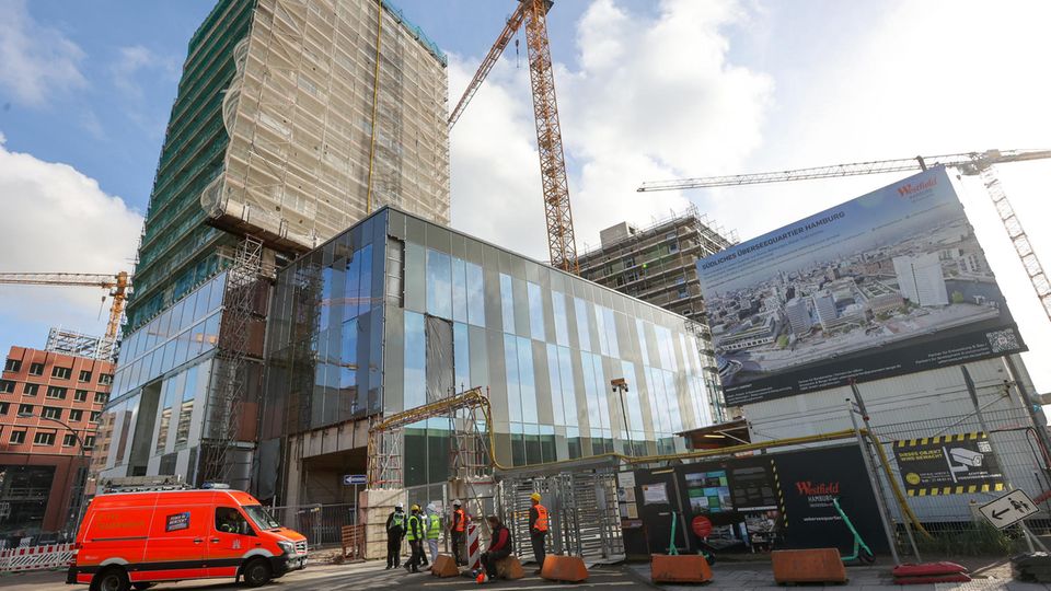 HafenCity: "Komplizierte Rettung" nach Unfall in Hamburg: Vier Tote nach Einsturz von Baugerüst