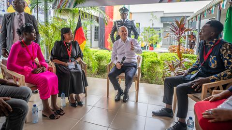 Bundeskanzler Olaf Scholz (SPD) besucht das Deutsch-Nigerianische Zentrum für Jobs, Migration und Reintegration in Lagos