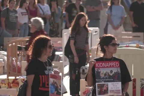 Video: Geisel-Angehörige zwischen Trauer und Hoffnung