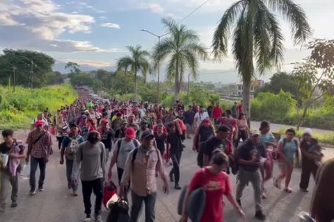 Video: Migrantenkarawane will Tausende Kilometer durch Mexiko in die USA laufen