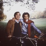 Mit der Serie "Unsere schönsten Jahre" spielten sich Elmar Wepper und Uschi Glas ab 1983 in die Herzen der TV-Zuschauer. In zwei Staffeln wird hier die Liebesgeschichte eines Schreiners und einer Verkäuferin erzählt - Wepper und Glas galten seither als das Traumpaar des deutschen Fernsehens.