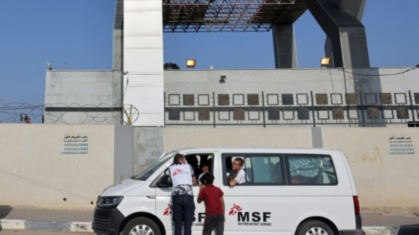 Erste Ausländer verlassen Gazastreifen in Richtung Ägypten