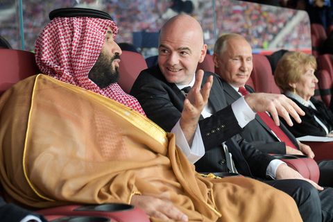 Kronprinz bin Salman und FIFA-Präsident Infantino