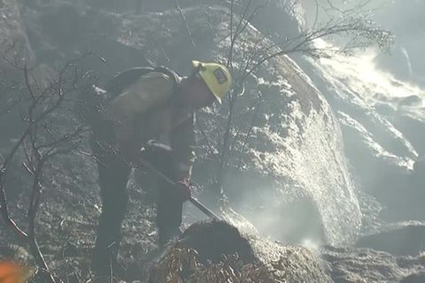 Video: Behörden evakuieren Waldbrandgebiete in Kalifornien