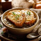Traditionell französische Zwiebelsuppe