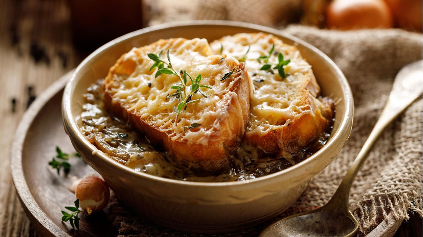 Traditionell französische Zwiebelsuppe