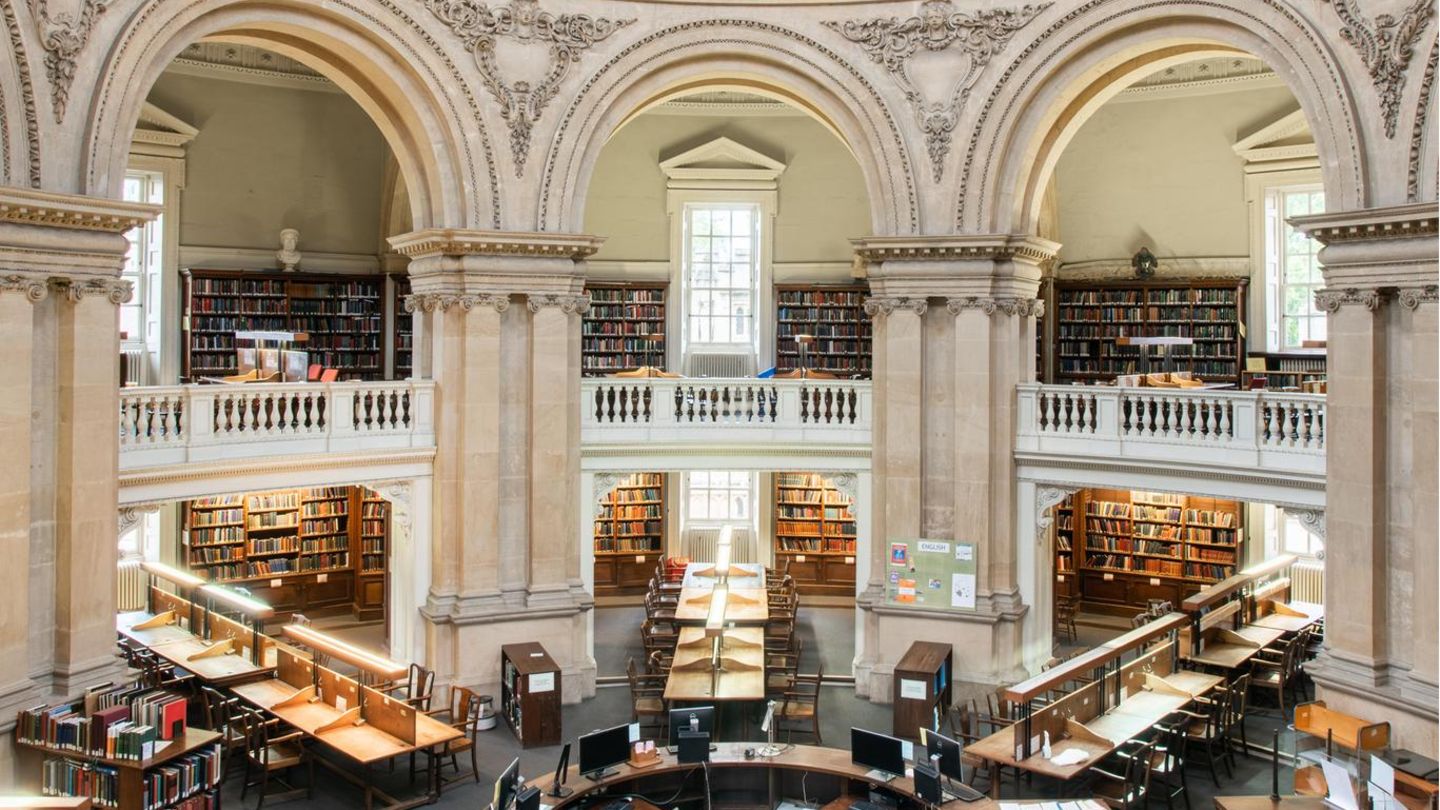 Leseraum der Radcliff camera in der Bodleian library in Oxford Leseraum der Radcliff camera in der Bodleian library in Oxford