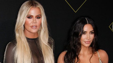 Das Halloweenkostüm von Khloé und Kim Kardashian mit zwei Freundinnen hat auf Instagram für viel Kontroverse gesorgt. Ihnen wird Blackfishing vorgeworfen - nicht zum ersten Mal.