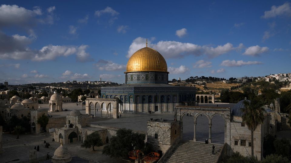 Ein Blick auf den Felsendom in der Jerusalemer Altstadt Ein Blick auf den Felsendom in der Jerusalemer Altstadt